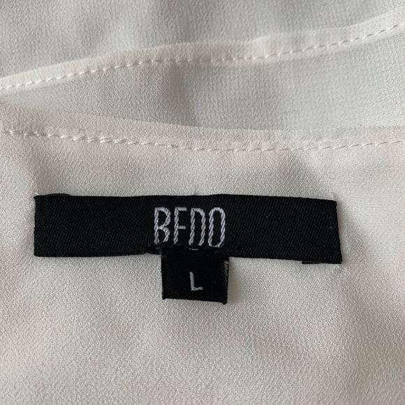 BEDO White top with gold chain detail - Picture 2 of 4